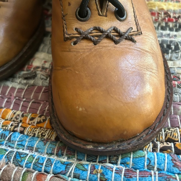 Vintage 70s Tan Leather Women's Flats - Picture 5 of 16